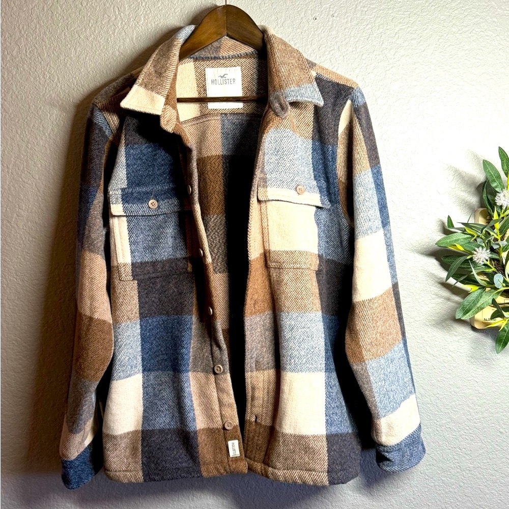 Hollister Cozy Shacket, oversized, blue & brown plaid, Men’s M/Women’s L